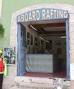 bureau ABOARD Rafting