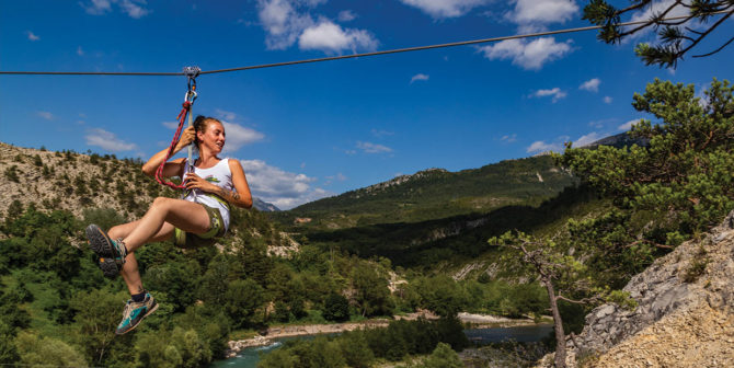 Adventure-Forest-Aboard-Rafting accrobranche verdon